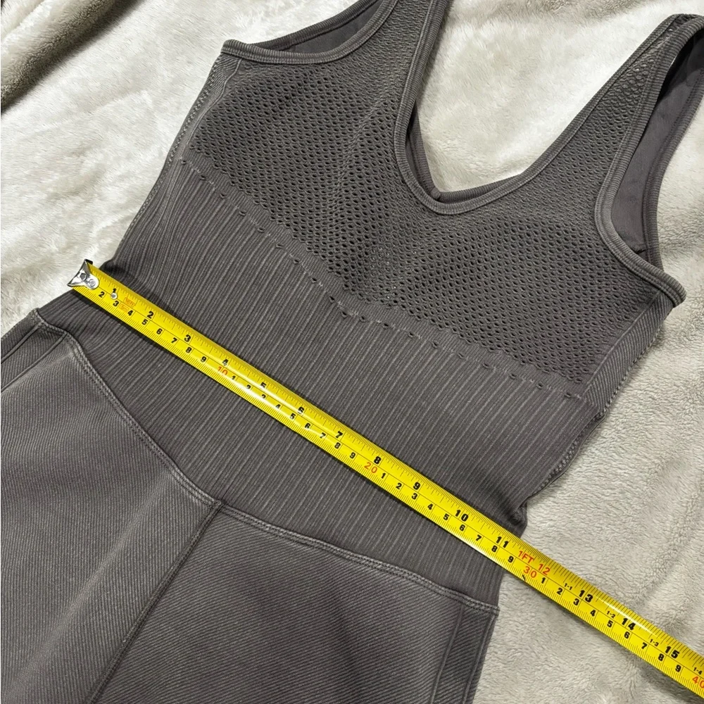 JoyLab Taupe Textured Sleeveless Top - Picture 6 of 6